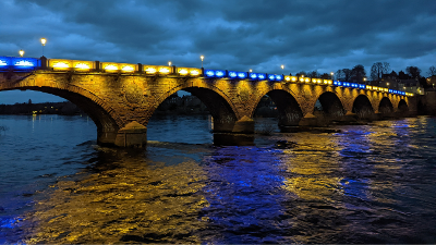 Ukrainian bridge Perth bridge in Ukranian colours